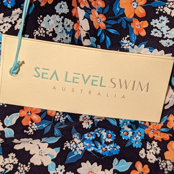 Sea Level Cross Front Multifit Floral Plus Size One-Piece.. Swimsuit... Sz 18 - Picture 7 of 10